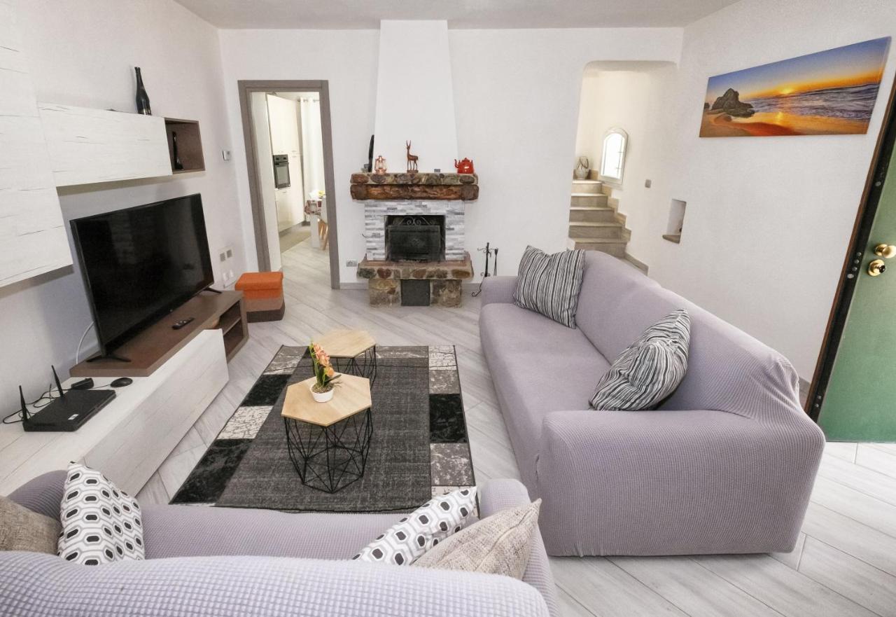 Villa Emily Framura Eksteriør billede