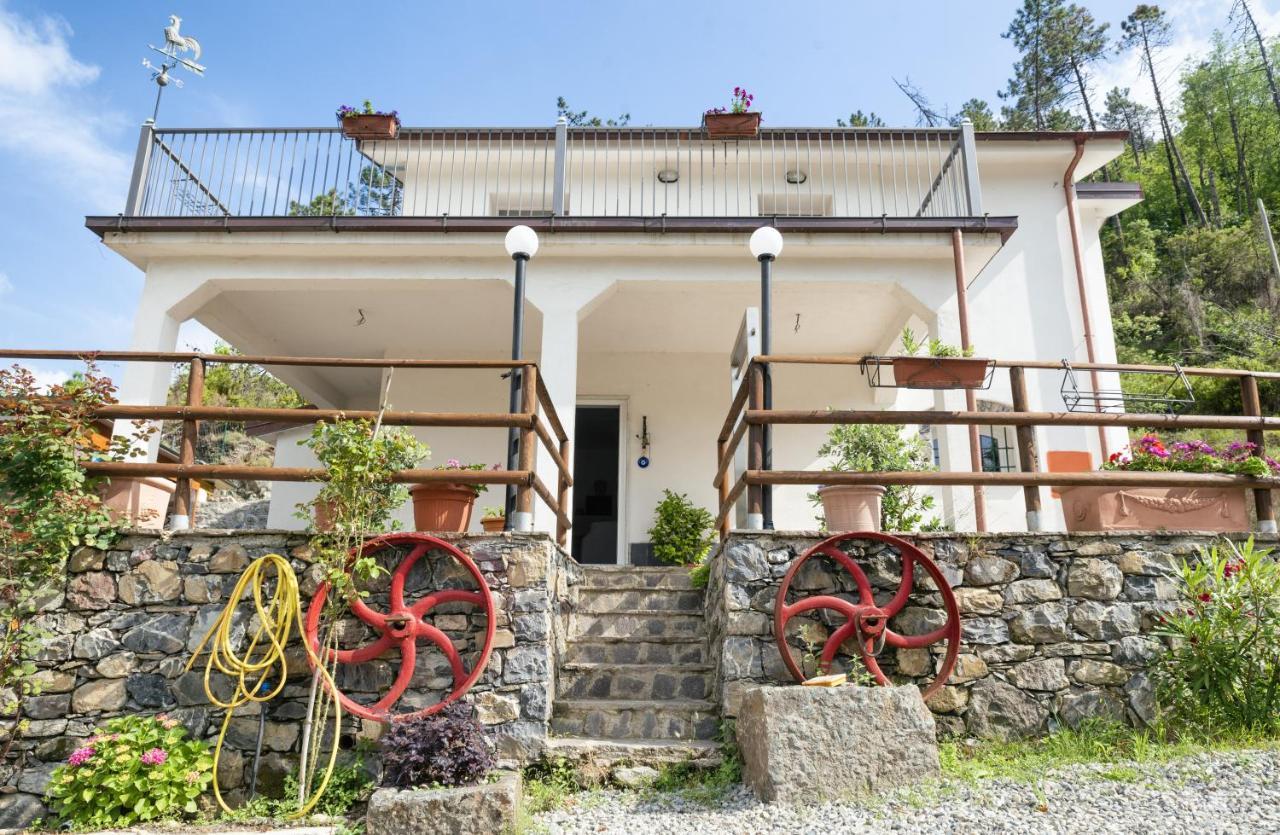 Villa Emily Framura Eksteriør billede